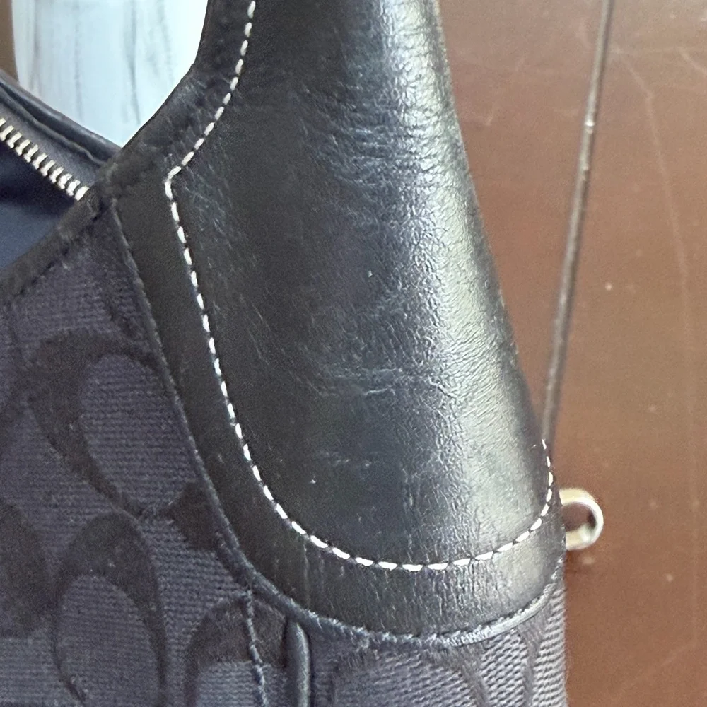 Coach black Hobo silver metal Excellent Condition - Picture 16 of 16